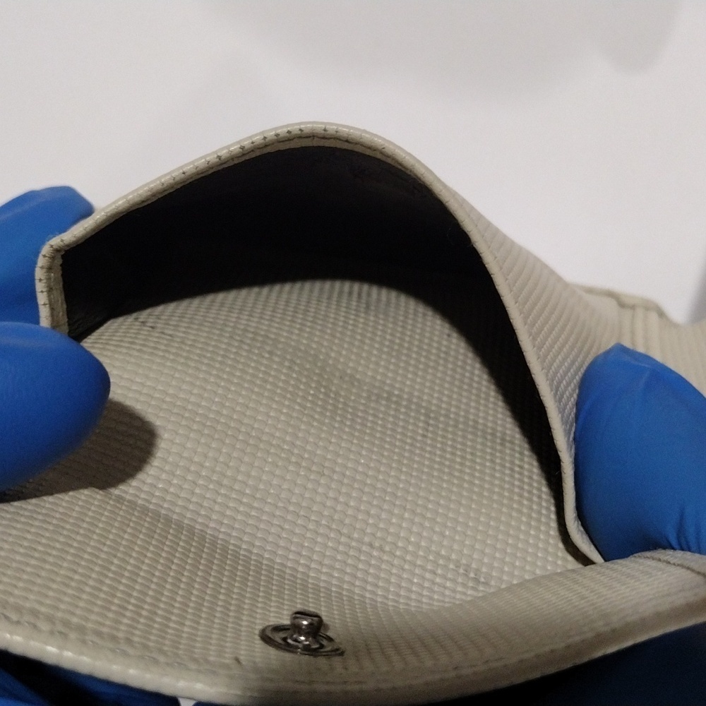 Authentic GUCCI Beige Textured Leather Wallet Silver Hardware w/ Box & Dust Bag - Picture 10 of 17